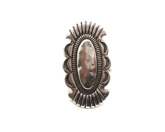 WESTERN OVAL CONCHO CUFF RING