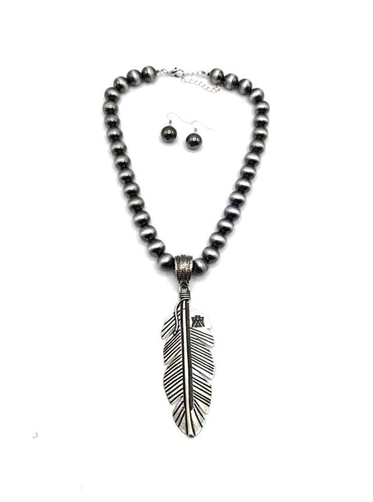 Western Feather Navajo Pearl Necklace Set